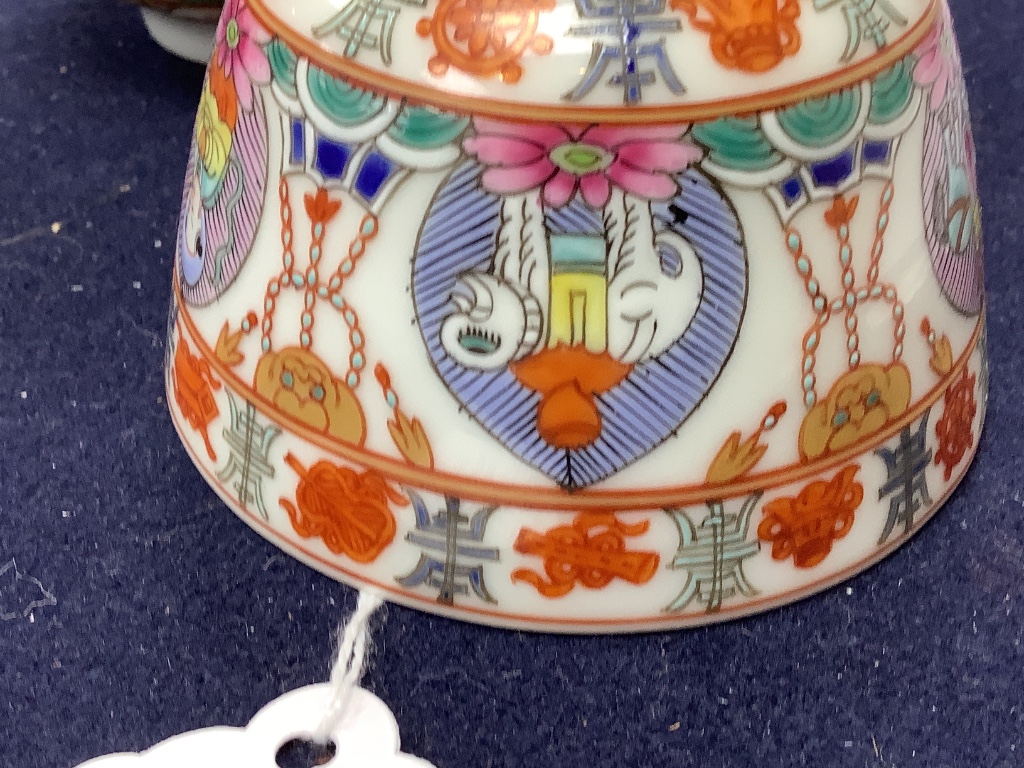 A pair of footed polychrome bowls, diameter 9cm